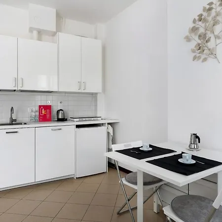 White Leaves By Wonderful Italy