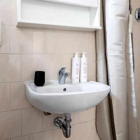 White Leaves By Wonderful Italy アパート ボローニャ