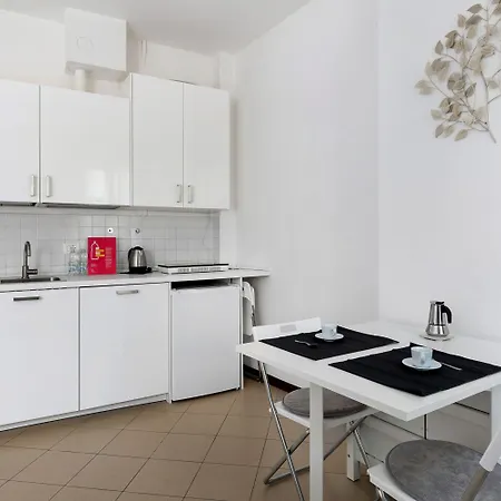 White Leaves By Wonderful Italy *