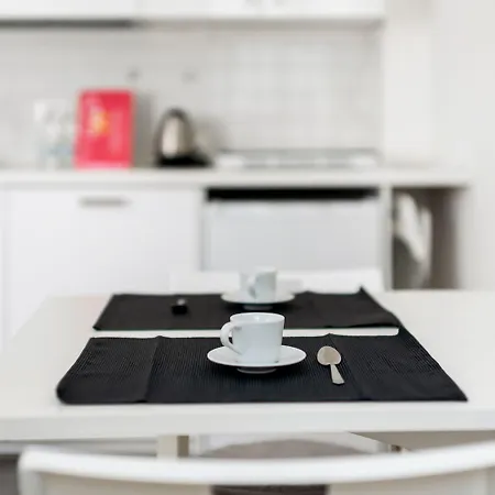 White Leaves By Wonderful Italy