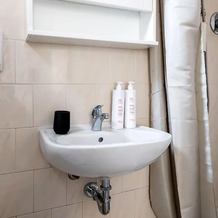 White Leaves By Wonderful Italy