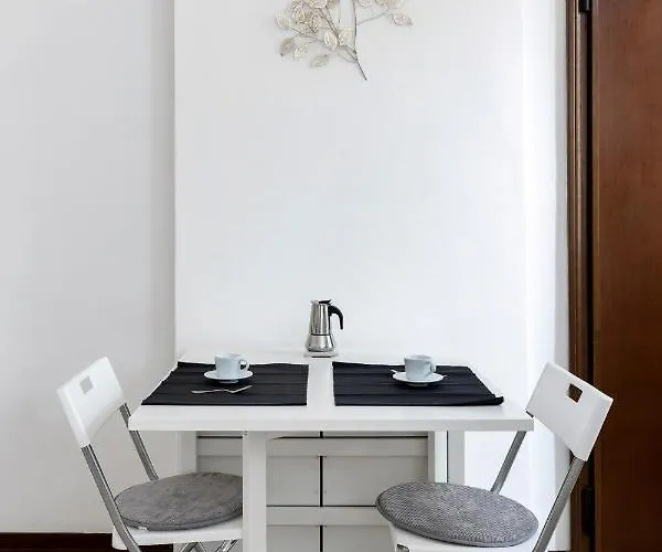 White Leaves By Wonderful Italy * 볼로냐