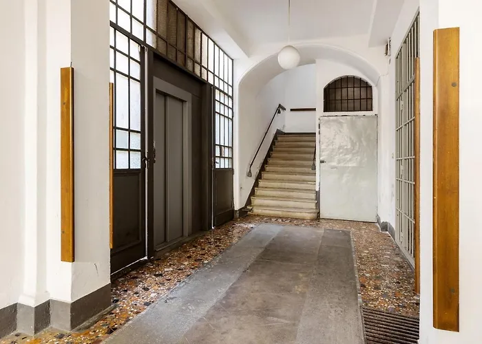 White Leaves By Wonderful Italy * 볼로냐