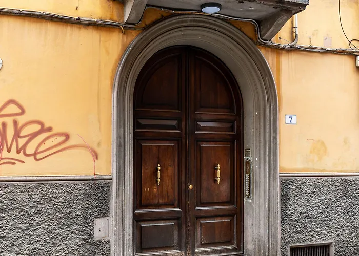 White Leaves By Wonderful Italy