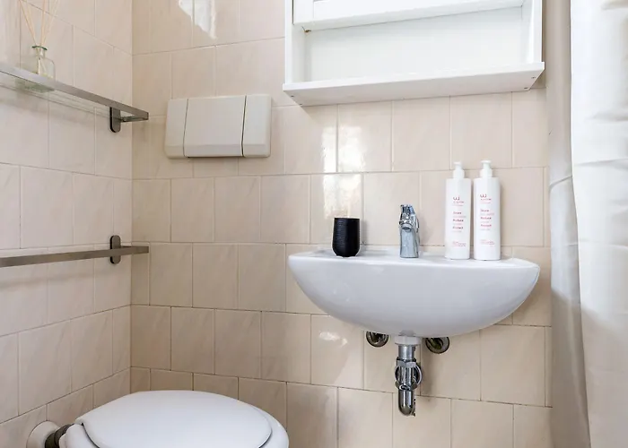 White Leaves By Wonderful Italy Bologna